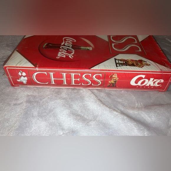 Coca-Cola Classic Chess Set - Picture 3 of 3